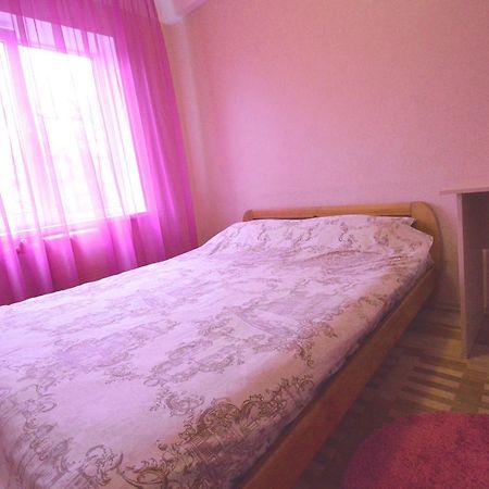 Guest House Otradny For 3 Rooms Kiev Ngoại thất bức ảnh