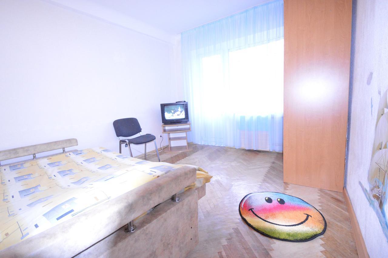 Guest House Otradny For 3 Rooms Kiev Ngoại thất bức ảnh