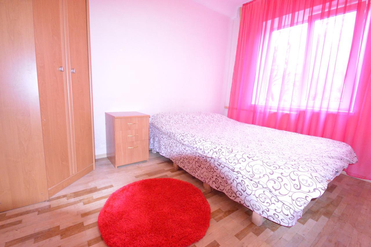 Guest House Otradny For 3 Rooms Kiev Ngoại thất bức ảnh