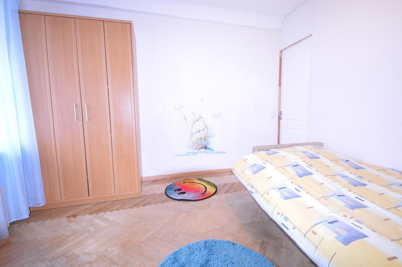 Guest House Otradny For 3 Rooms Kiev Ngoại thất bức ảnh