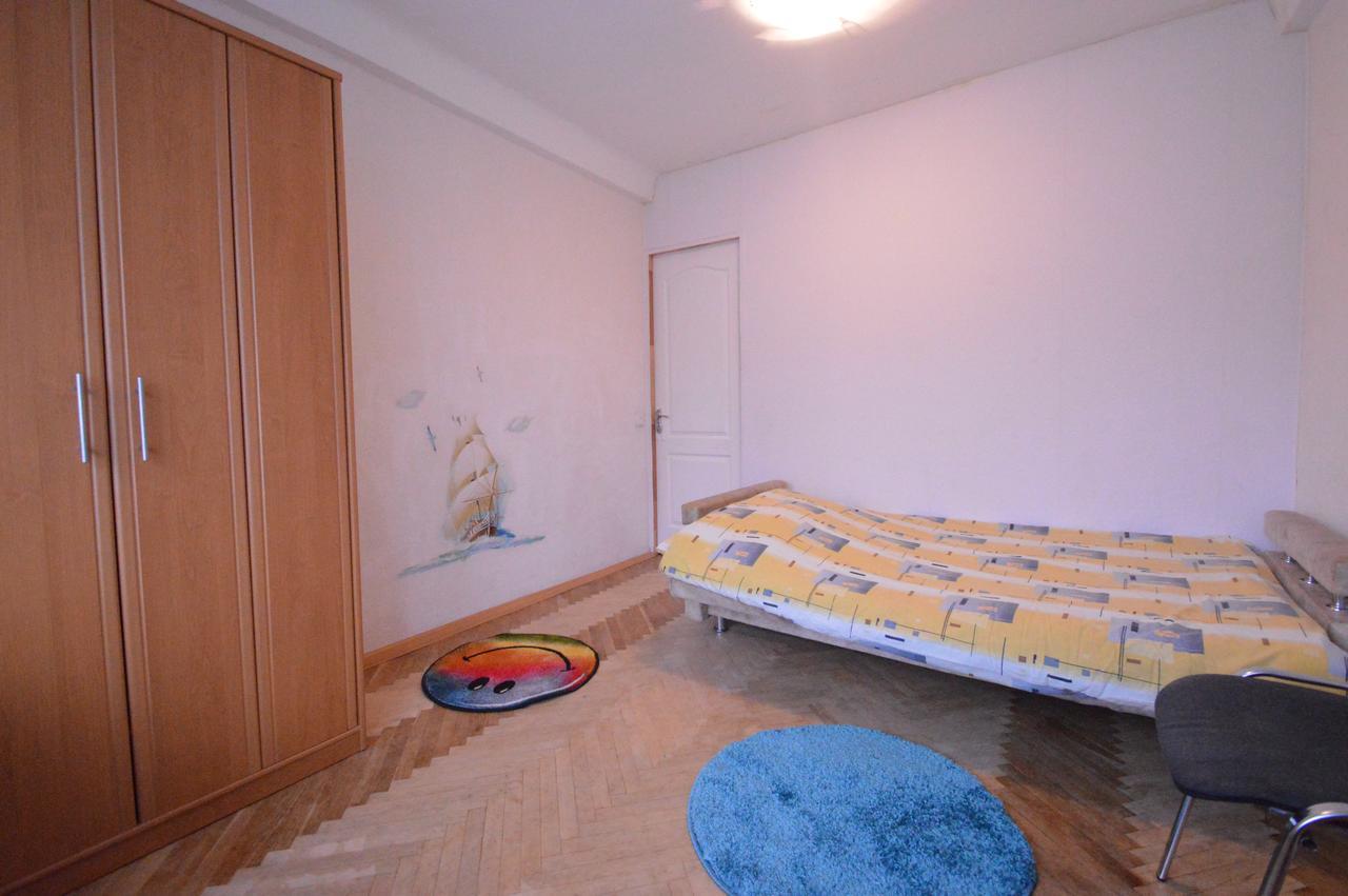 Guest House Otradny For 3 Rooms Kiev Ngoại thất bức ảnh