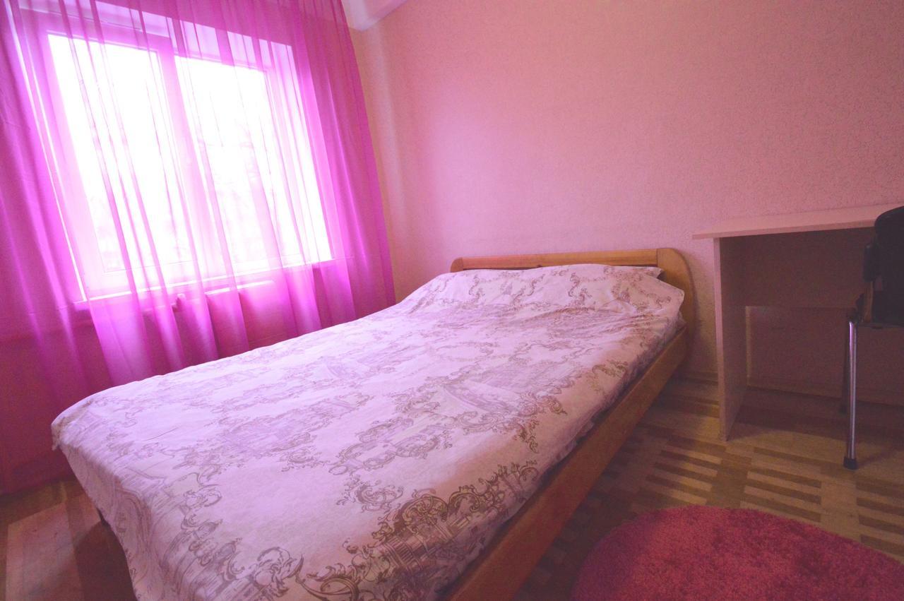Guest House Otradny For 3 Rooms Kiev Ngoại thất bức ảnh
